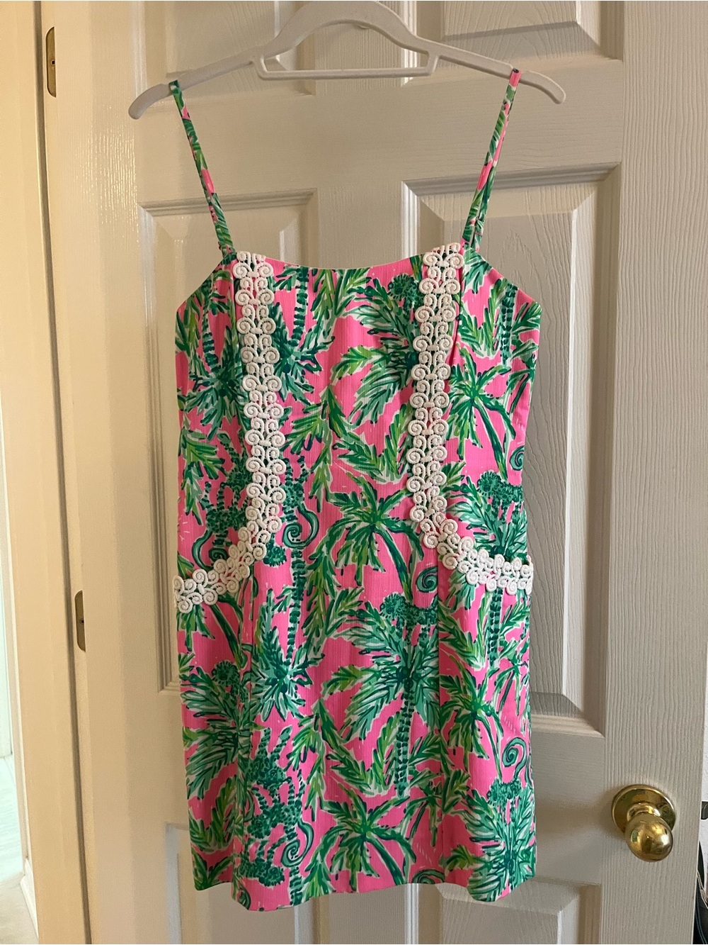Like New. Lilly Pulitzer Shelli Tropical Palm Print Dress in size 2